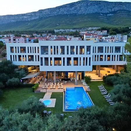 Hotel Salona Palace Exteriér fotografie