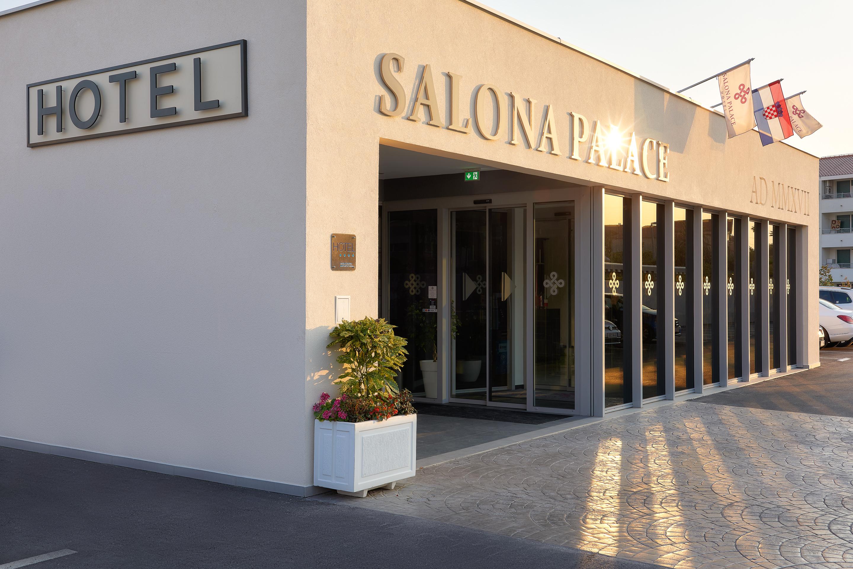 Hotel Salona Palace Exteriér fotografie