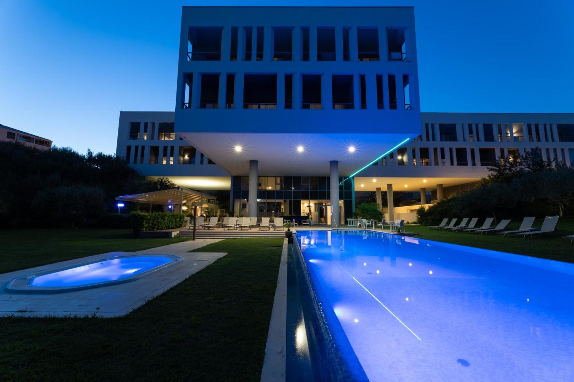 Hotel Salona Palace Exteriér fotografie